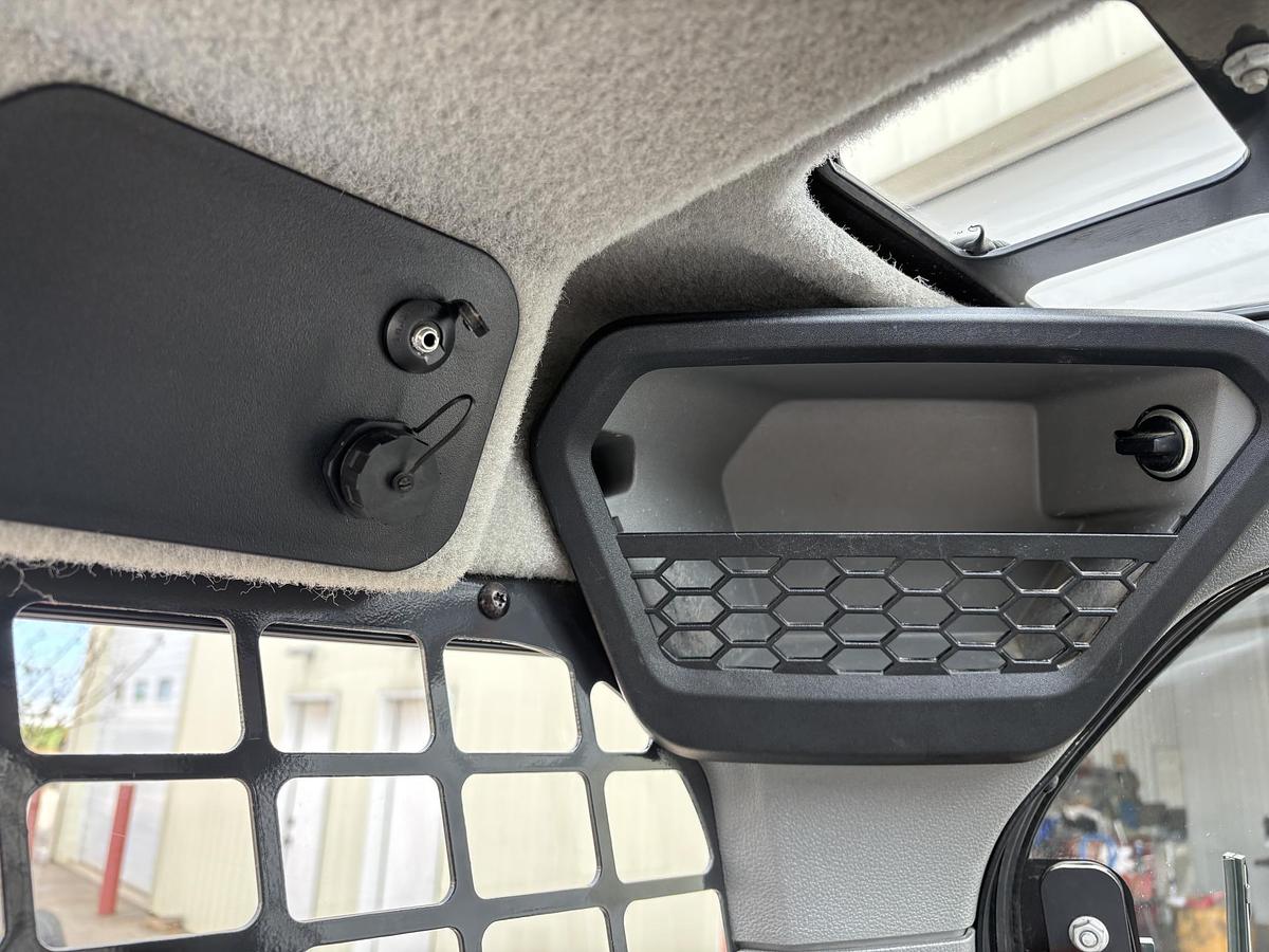 Used 2022 BOBCAT T76