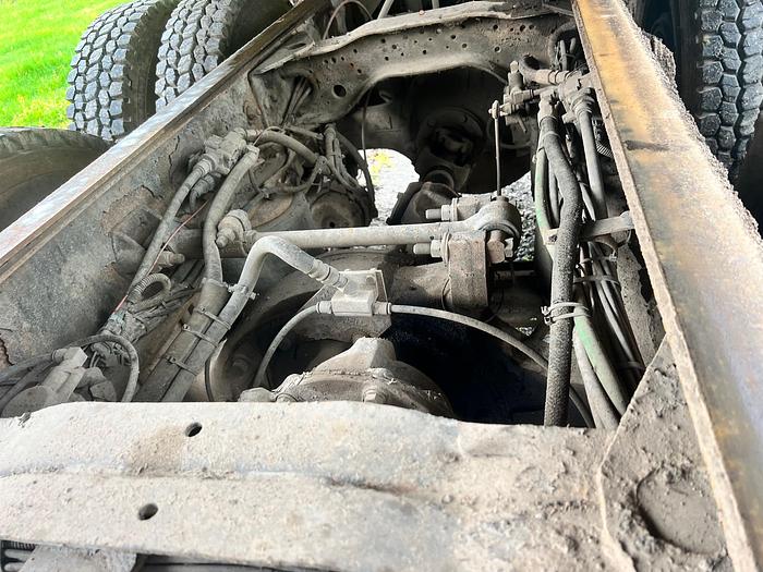 Used 2005 MACK Granite CV713