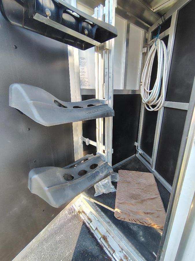 Used 2015  Select 32 x 102