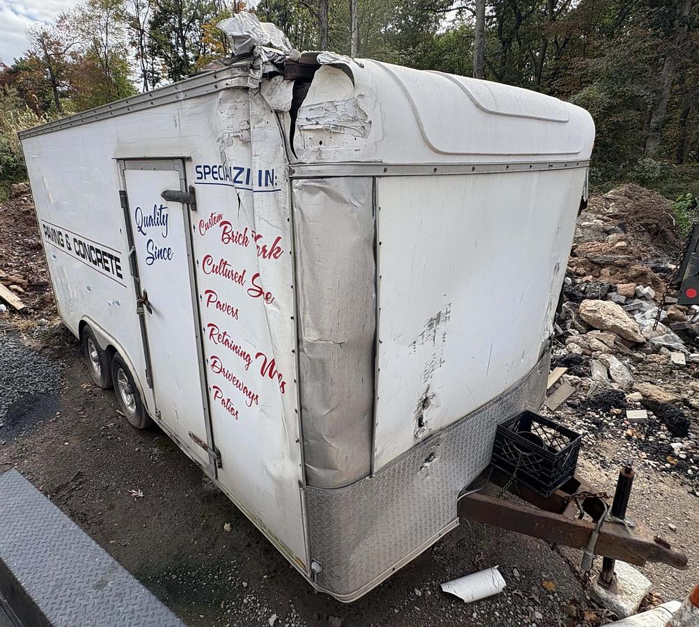 Used 2010 UNITED Expressline Enclosed Trailer