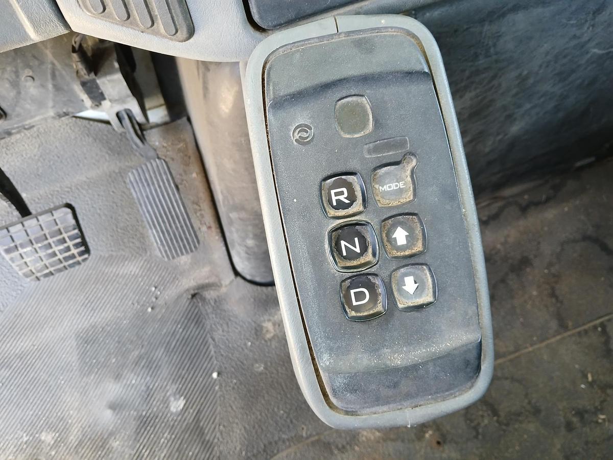 Used 2002 INTERNATIONAL 4300