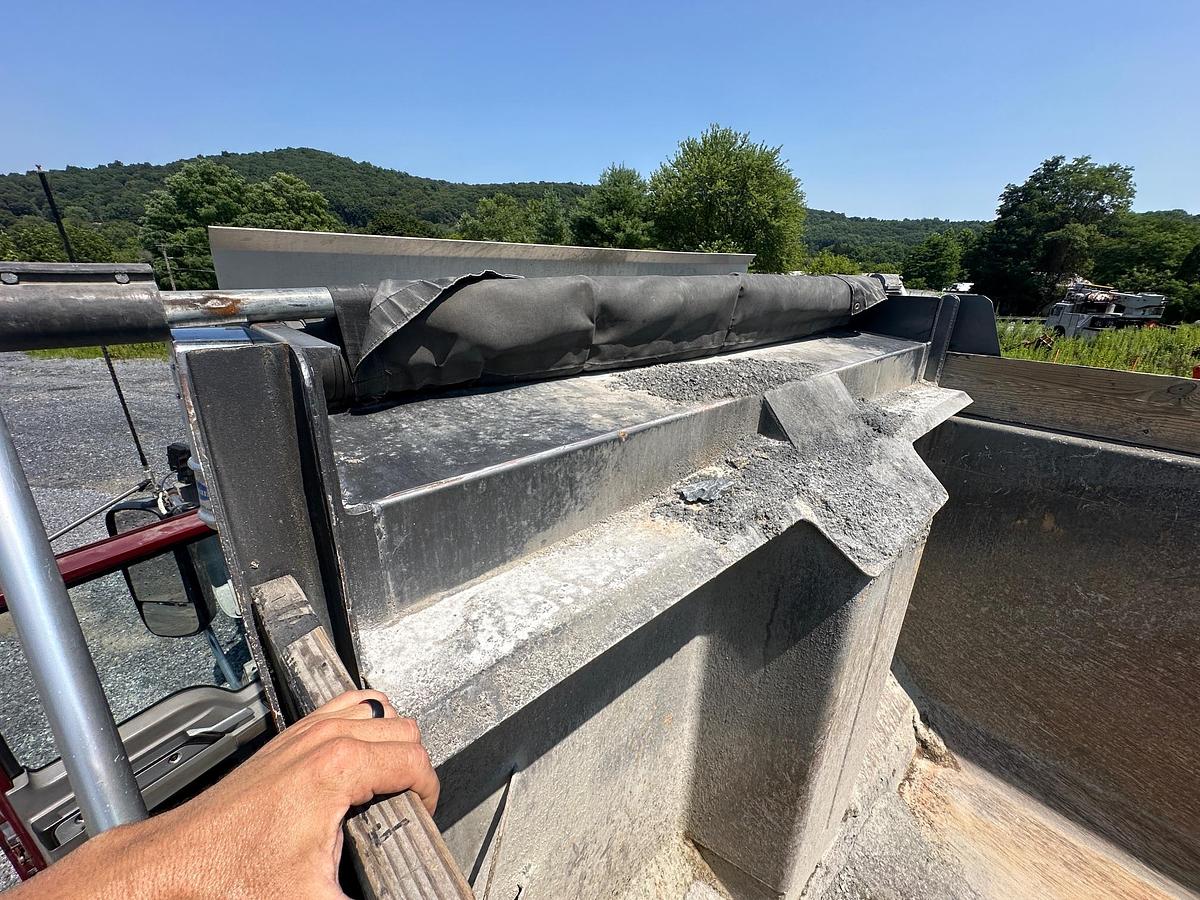 Used 2020 MACK Granite GR64F