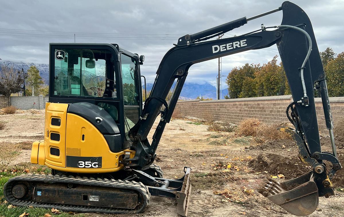 Used 2019 DEERE 35g