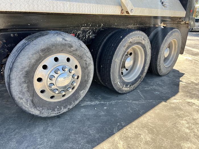 Used 2016 VOLVO VHD84B200