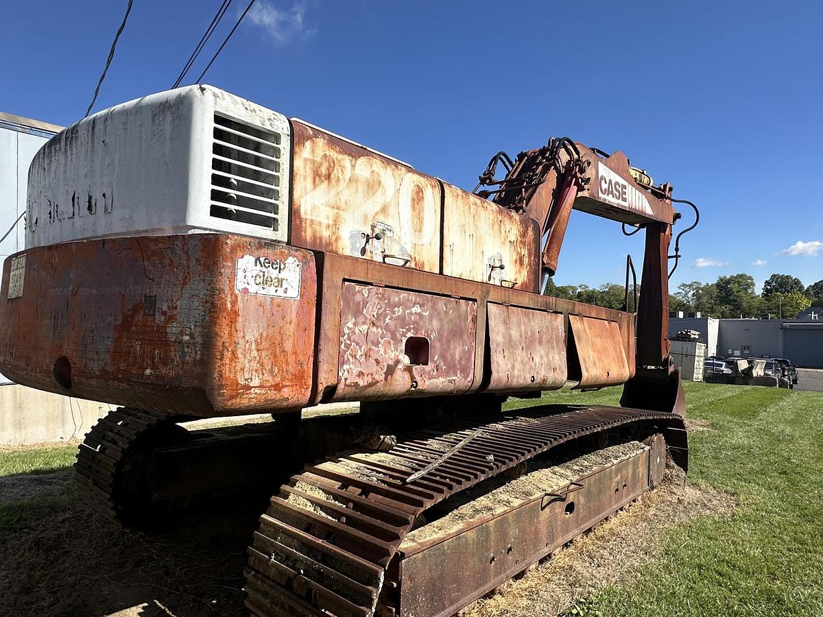 Used 1984 CASE POCLAIN 220CKNA