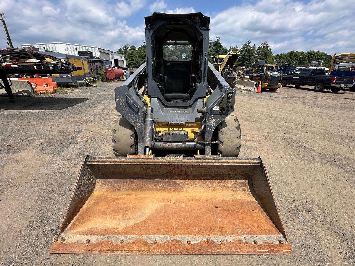 Used 2017 DEERE 332G