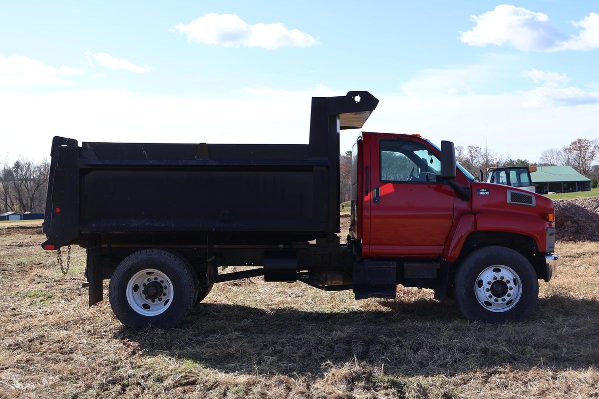 Used 2005 CHEVROLET C8500