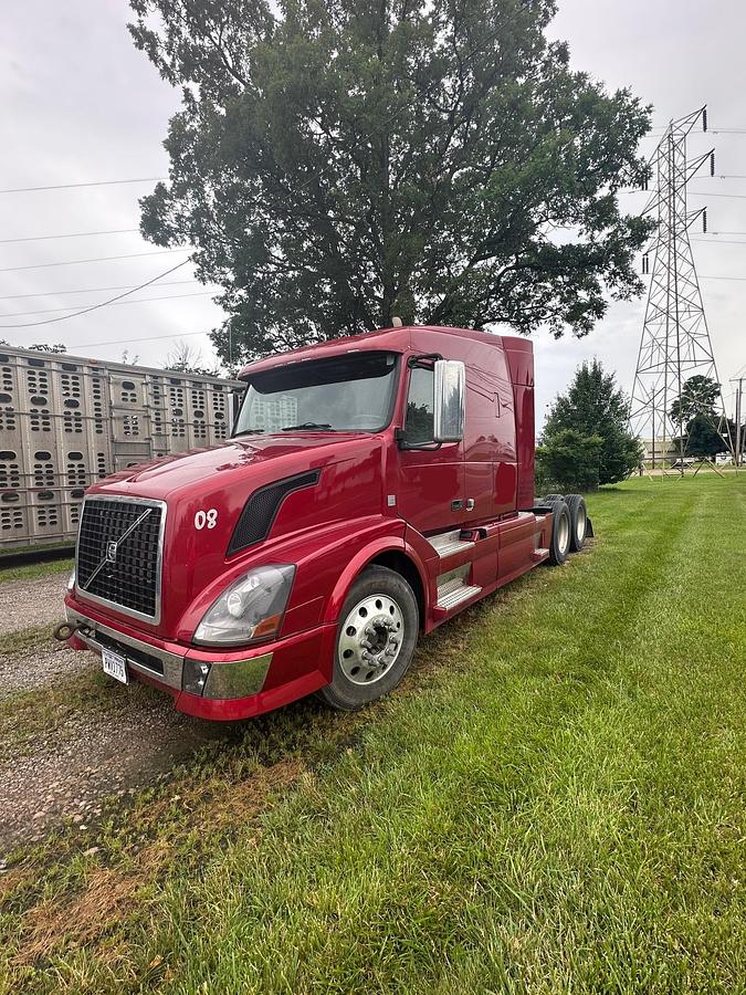 Used 2011 VOLVO VNL 64T630