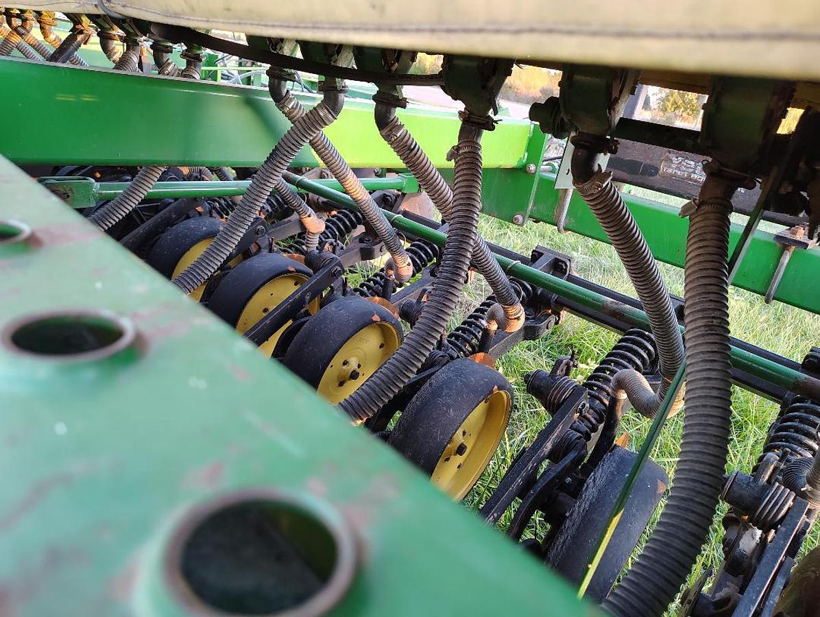 Used 1992 JOHN DEERE 750 Grain Drills