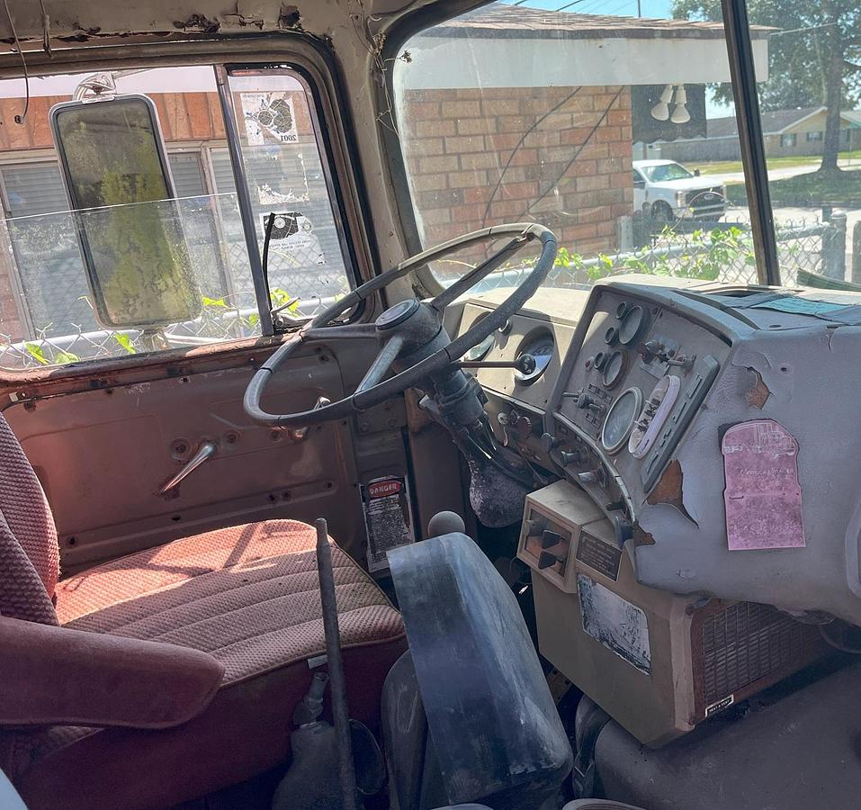Used 1975 MACK DM686S