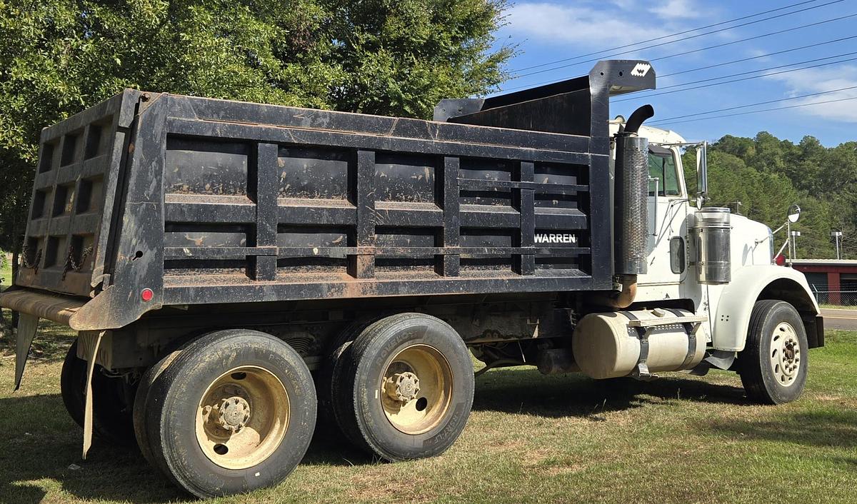 Used 2005 FREIGHTLINER FLD 120