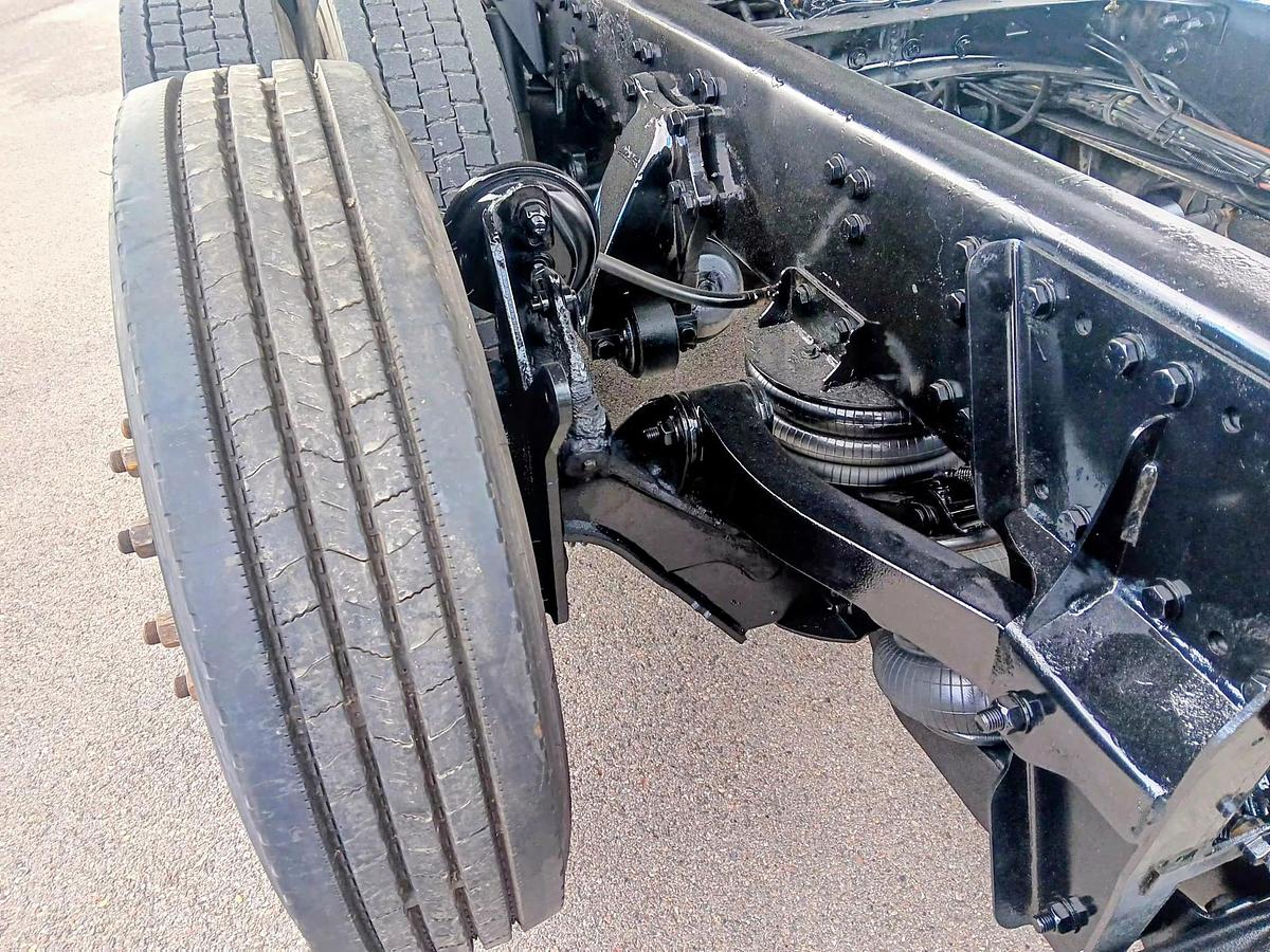 Used 2001 FREIGHTLINER FL 112