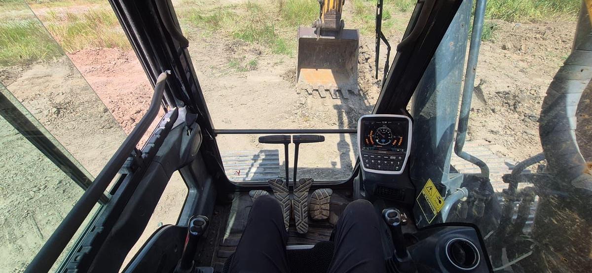 Used 2019 HYUNDAI HX380L