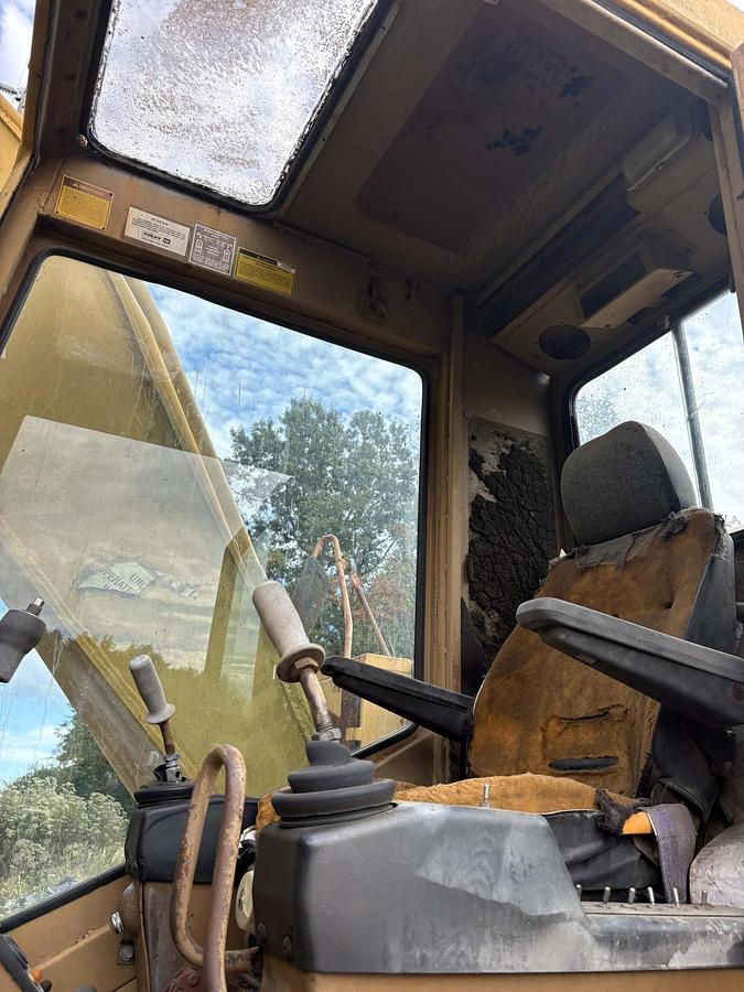 Used 1990 CATERPILLAR 225D
