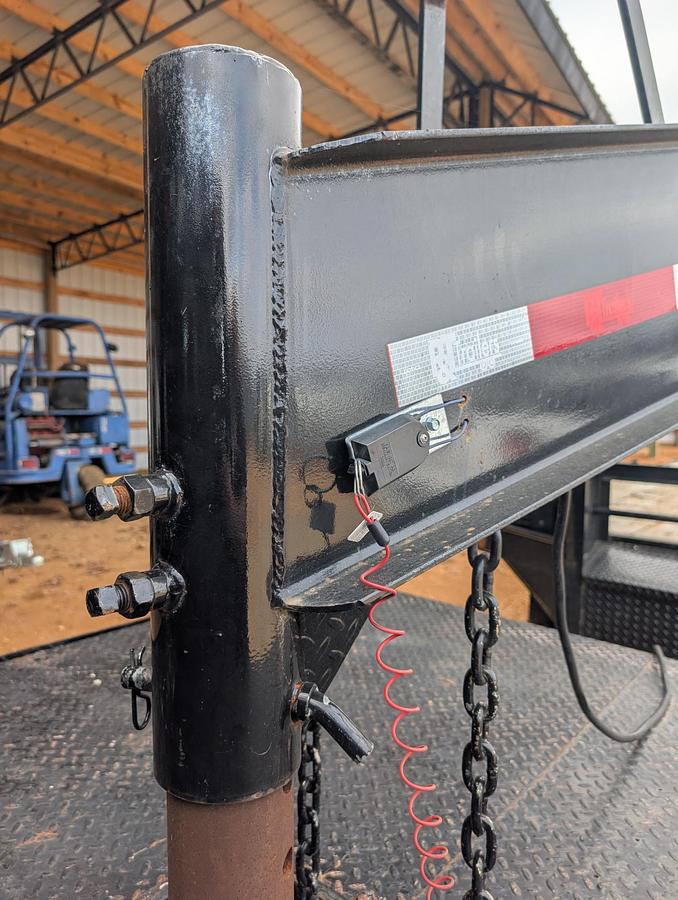 Used 2023 EAGLE 26 foot Gooseneck