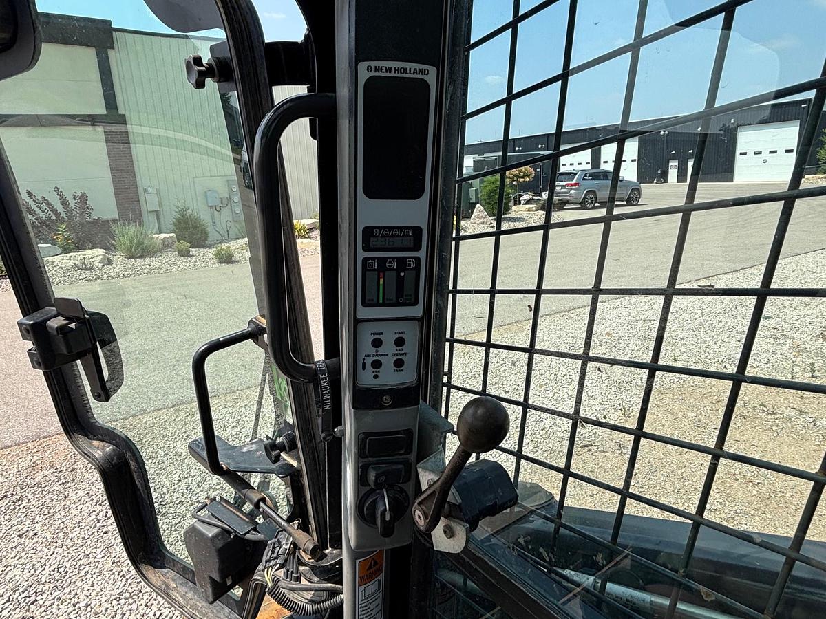 Used 2018 NEW HOLLAND L228