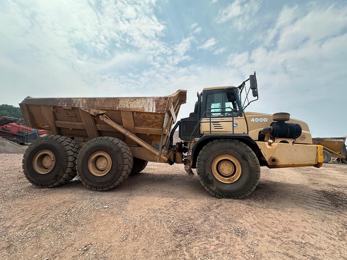 Used 2003 DEERE 400D