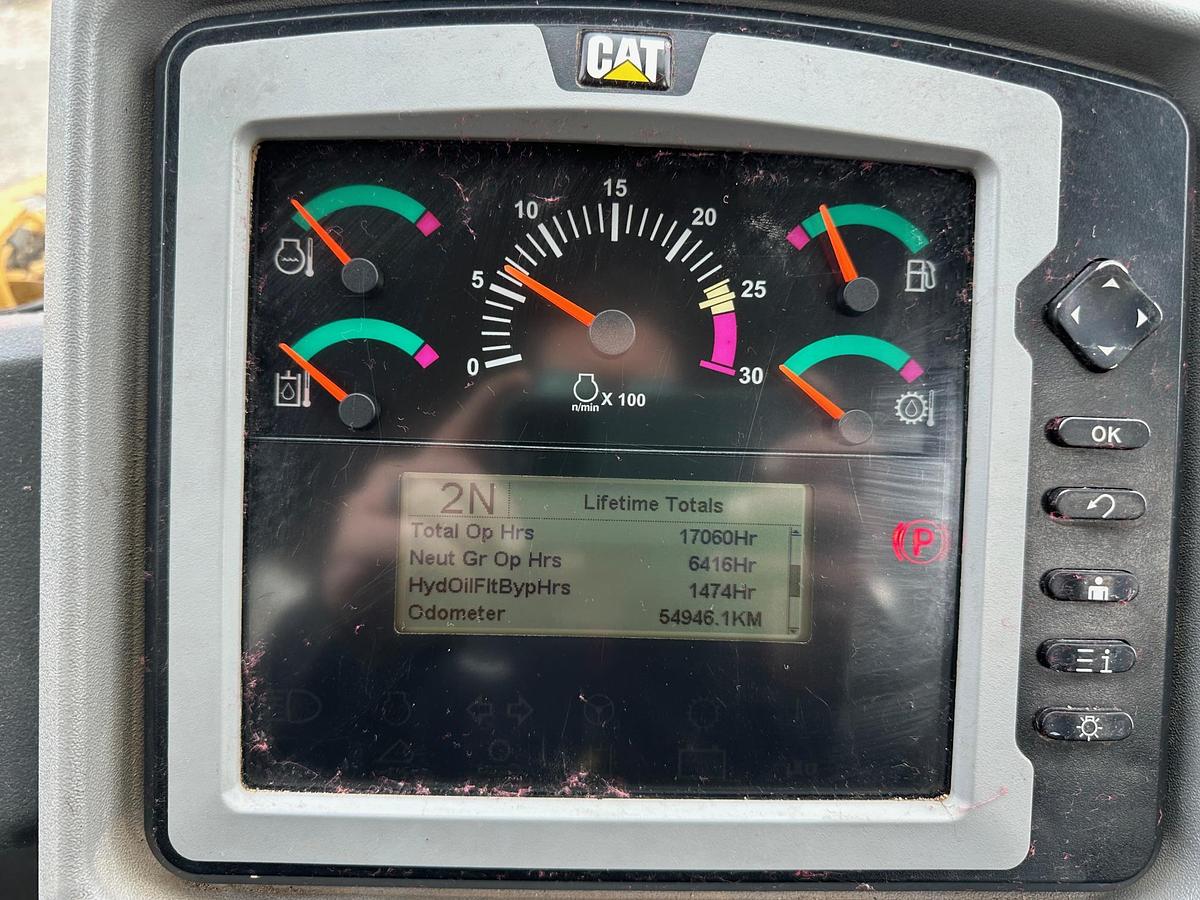 Used 2013 CATERPILLAR 972K