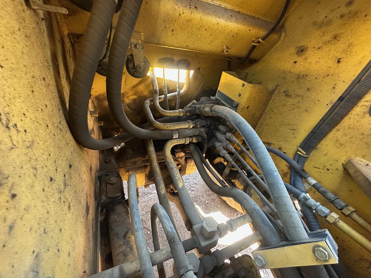 Used 2002 KOMATSU WA-250-3MC