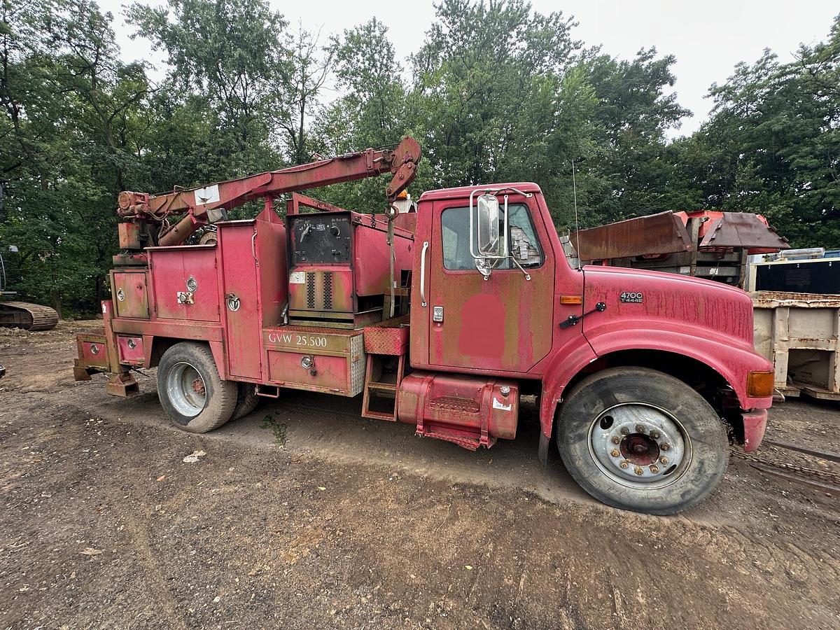Used 2001 INTERNATIONAL 4700 Service Truck