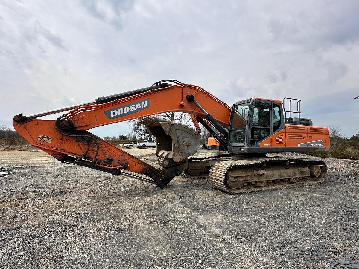 Used 2015 DOOSAN DX350LC-5