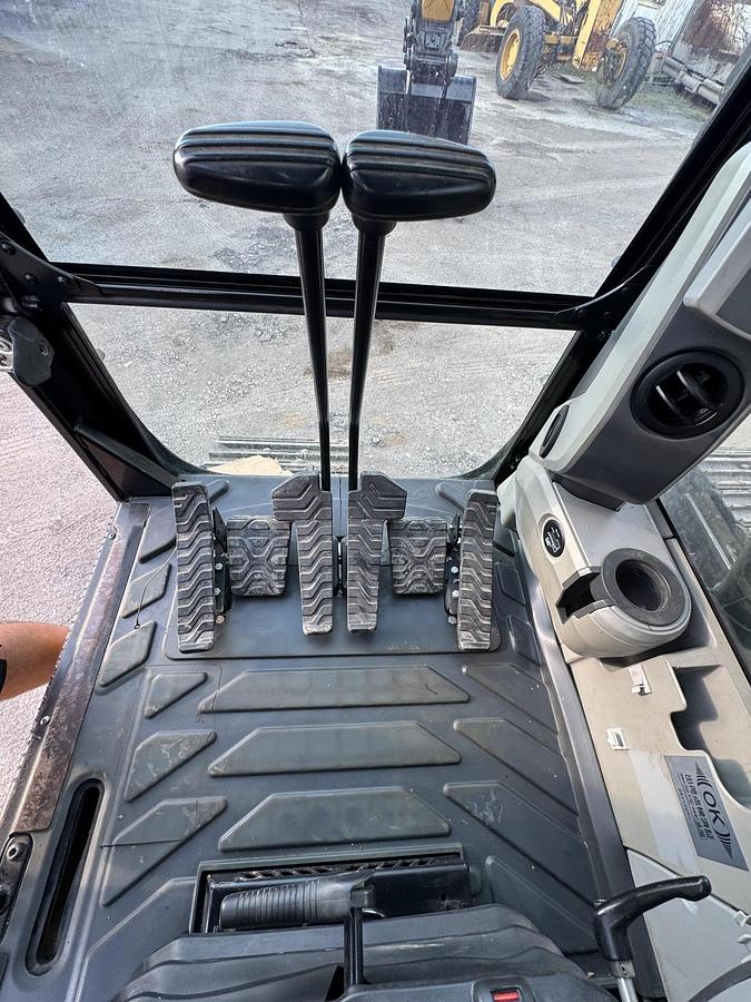 Used 2017 CATERPILLAR 320 EL