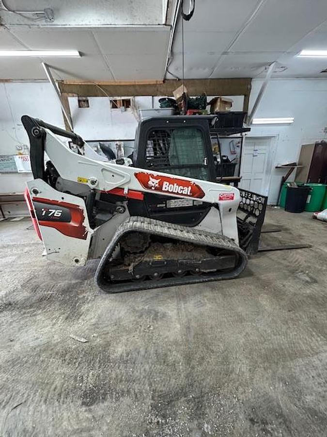 Used 2022 BOBCAT T76