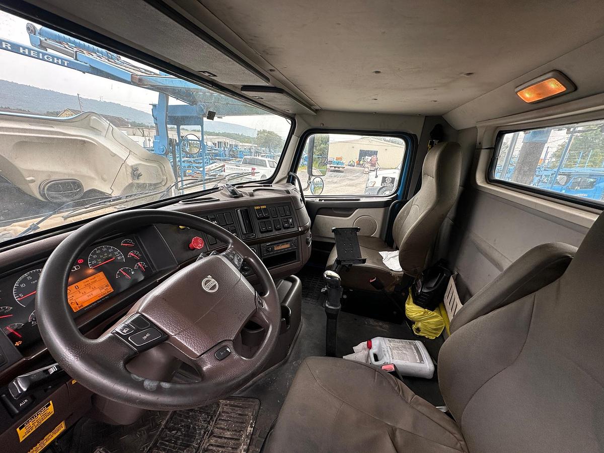 Used 2015 VOLVO VAH Auto Hauler