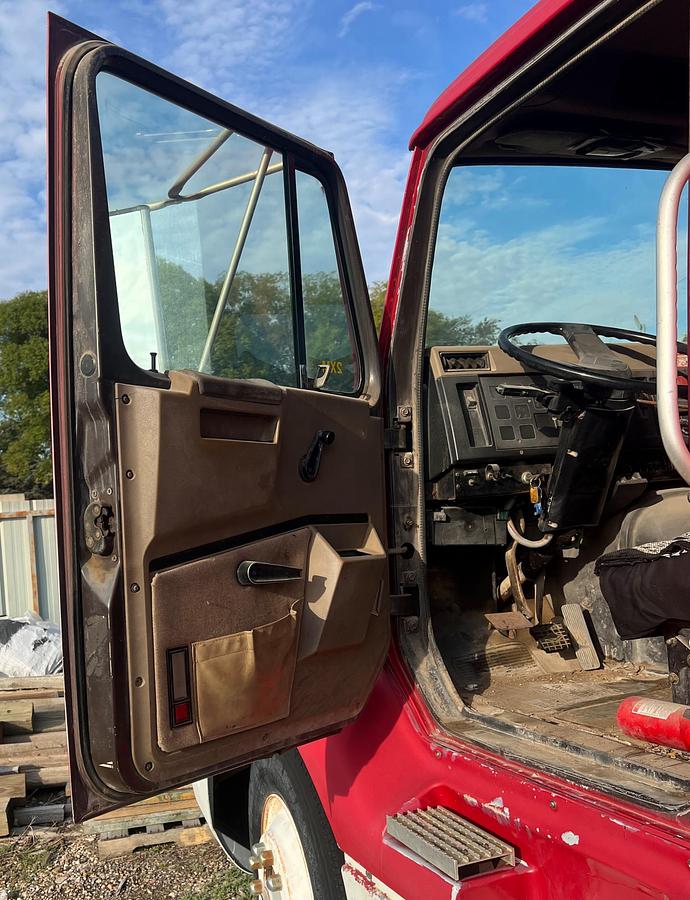 Used 1990 INTERNATIONAL 8300 Eagle