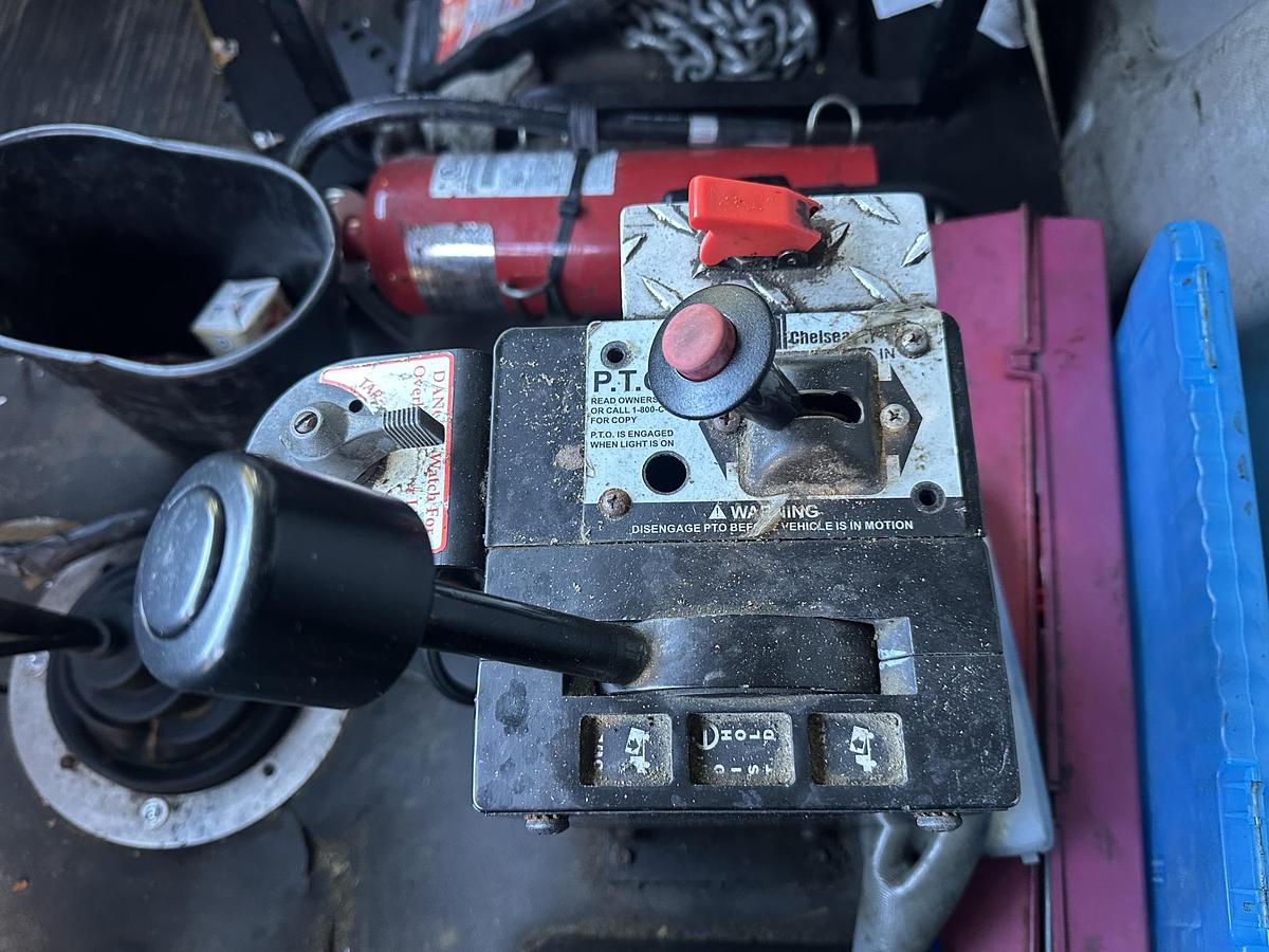 Used 2003 FREIGHTLINER FL112