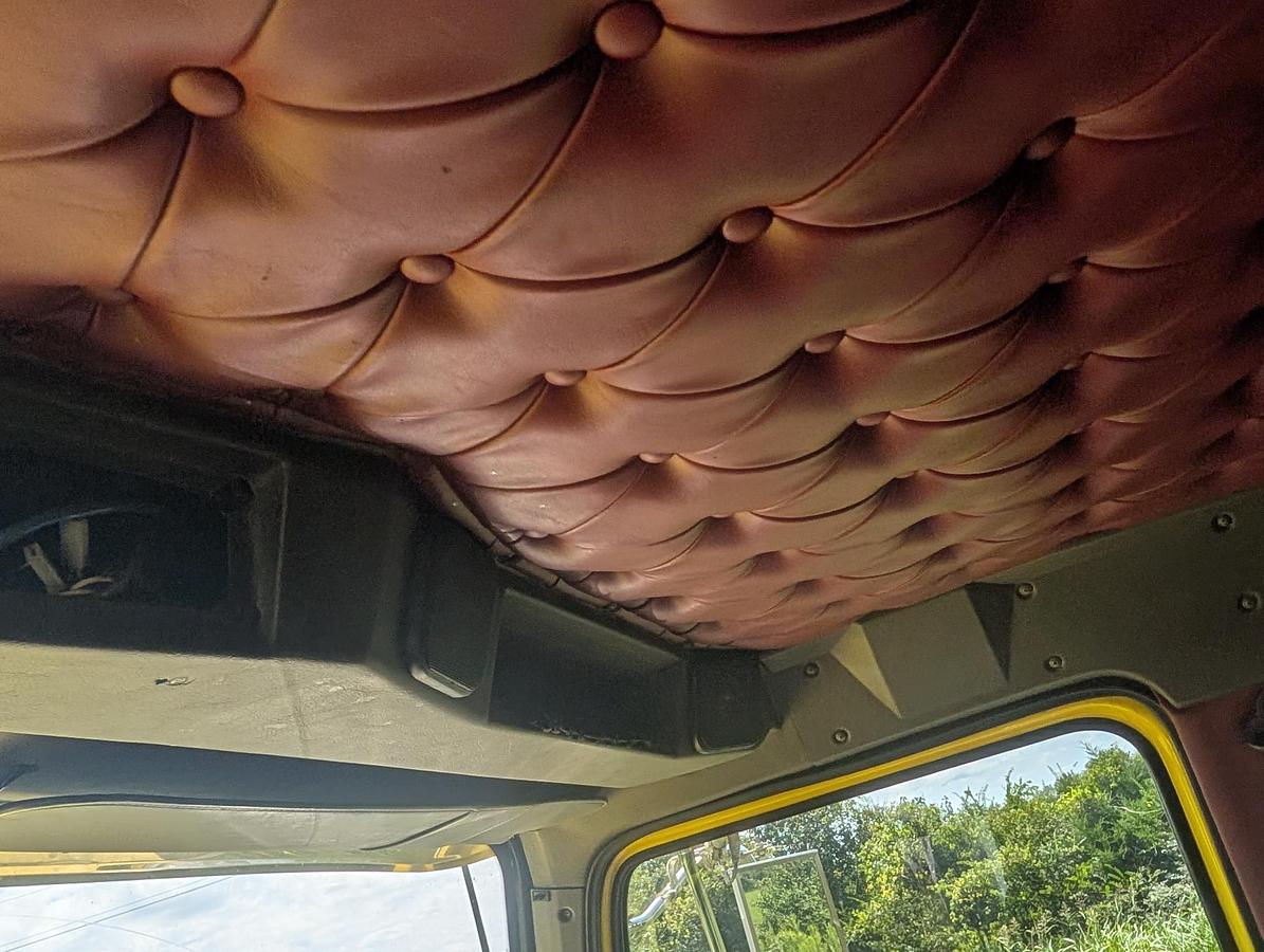 Used 2004 WESTERN STAR 4900