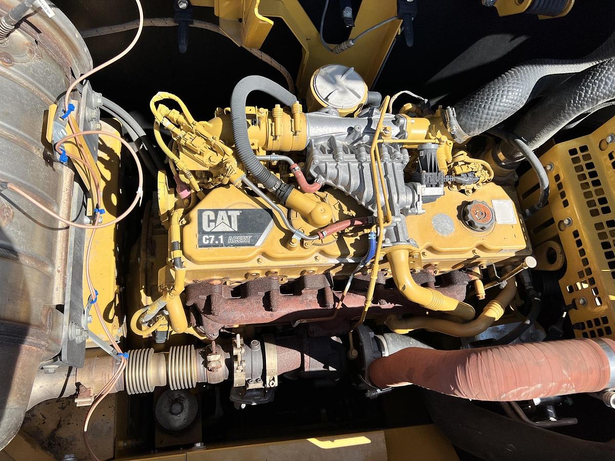 Used 2018 CATERPILLAR 326FL