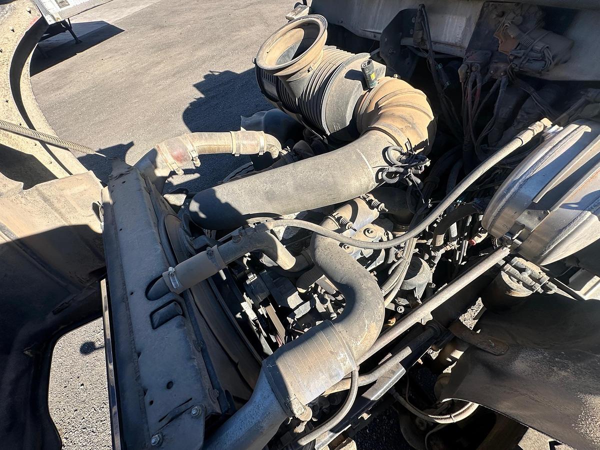 Used 2006 MACK Granite CV713