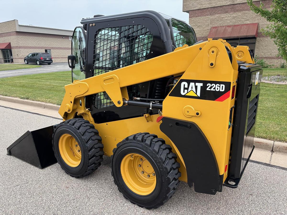 Used 2016 CATERPILLAR 226D