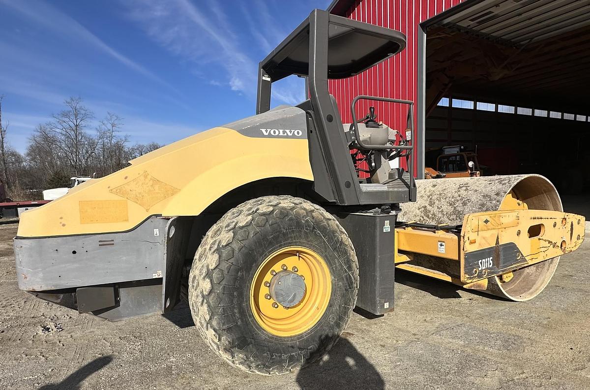 Used 2013 VOLVO SD115