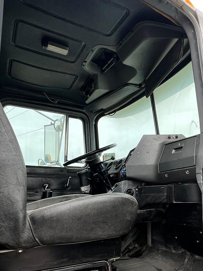 Used 2000 MACK RD688s