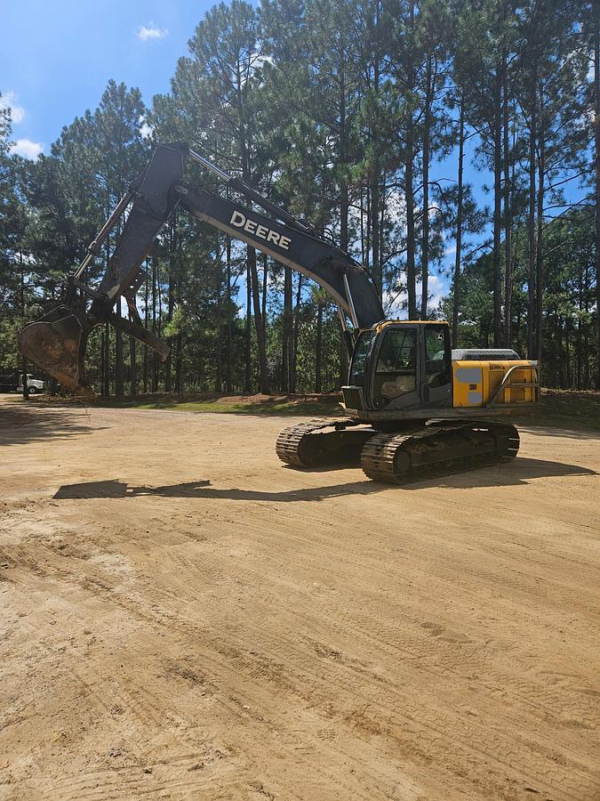 Used 2010 DEERE 200D