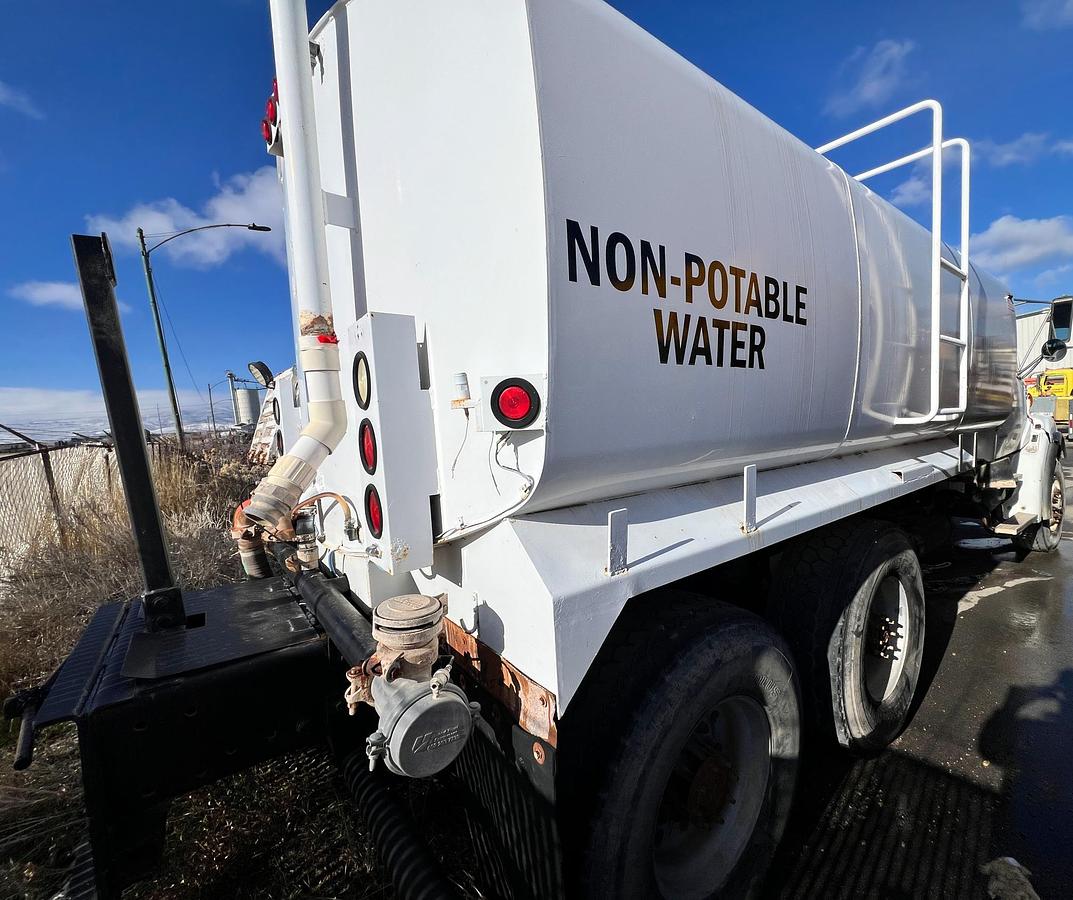 Used 2007 STERLING L7500 Water Truck