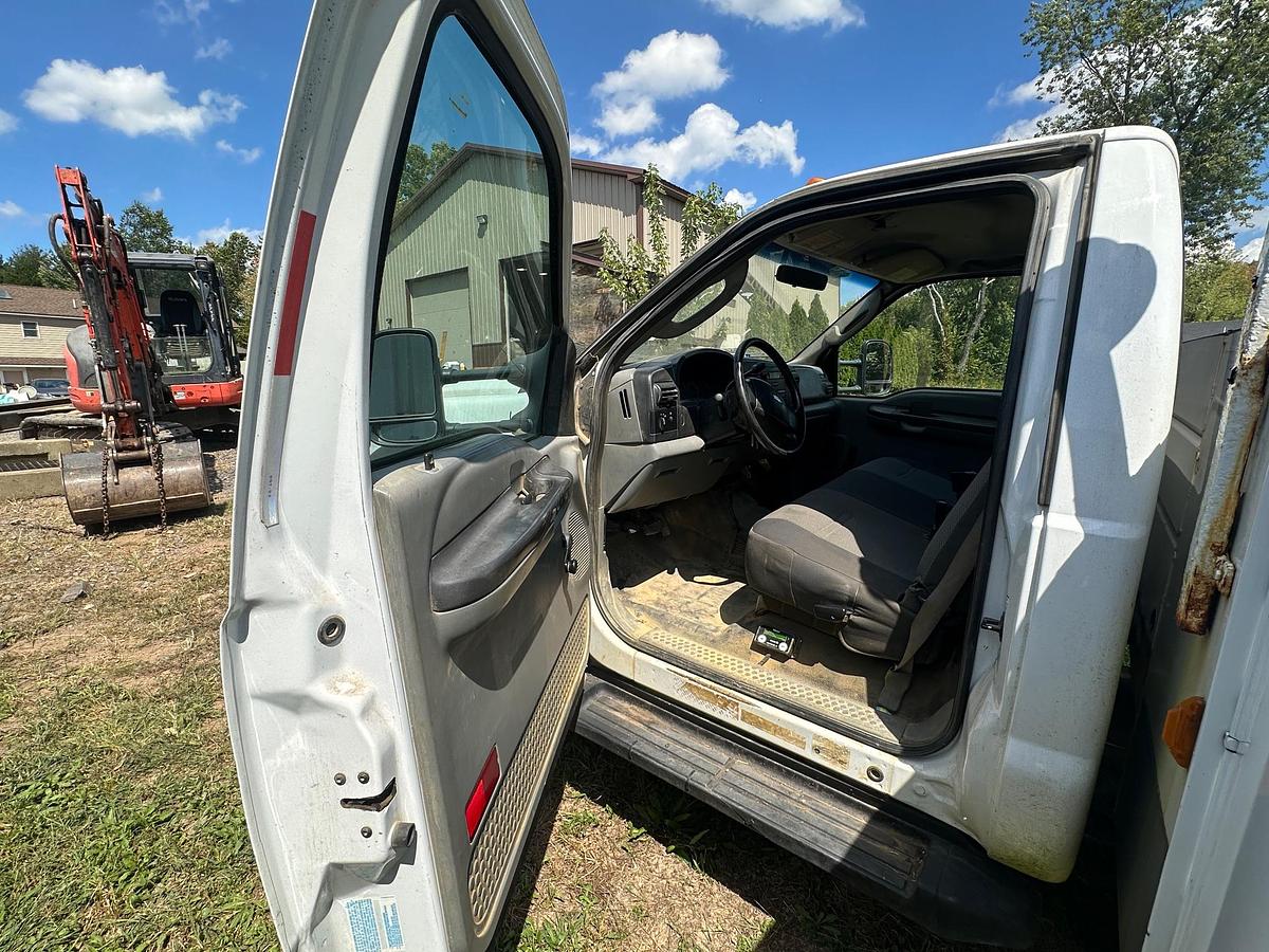 Used 2006 FORD F450 Service Truck