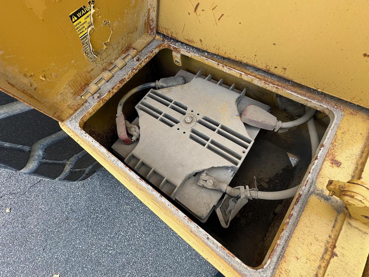 Used 1994 CATERPILLAR 938F