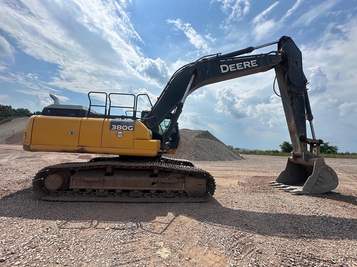 Used 2018 DEERE 380G LC