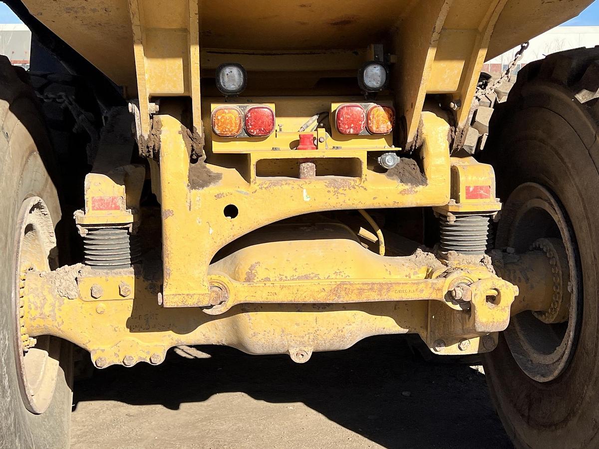Used 2015 CATERPILLAR 740B