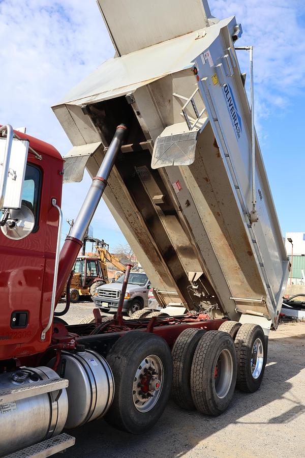 Used 2007 MACK Granite CV713