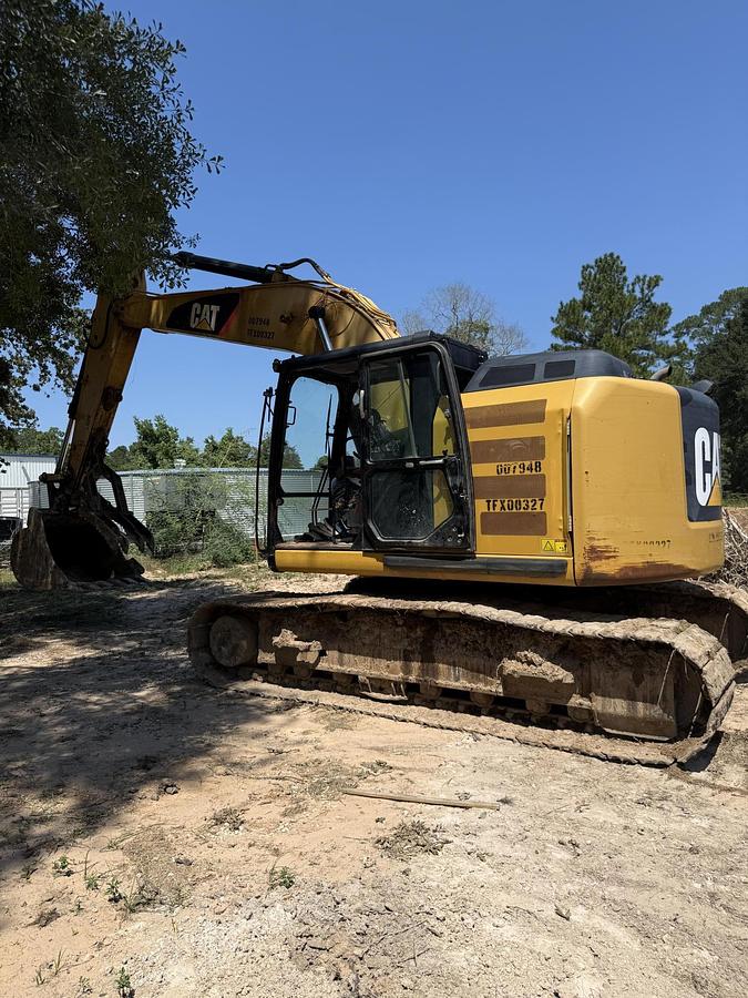Used 2014 CATERPILLAR 320E LRR