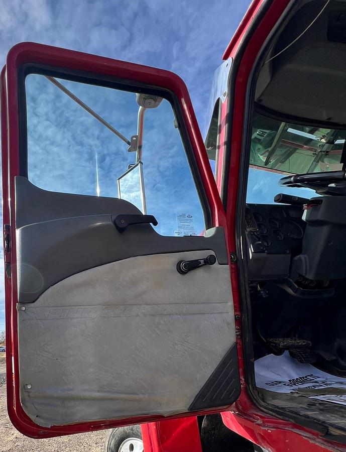 Used 2011 MACK Pinnacle CHU613