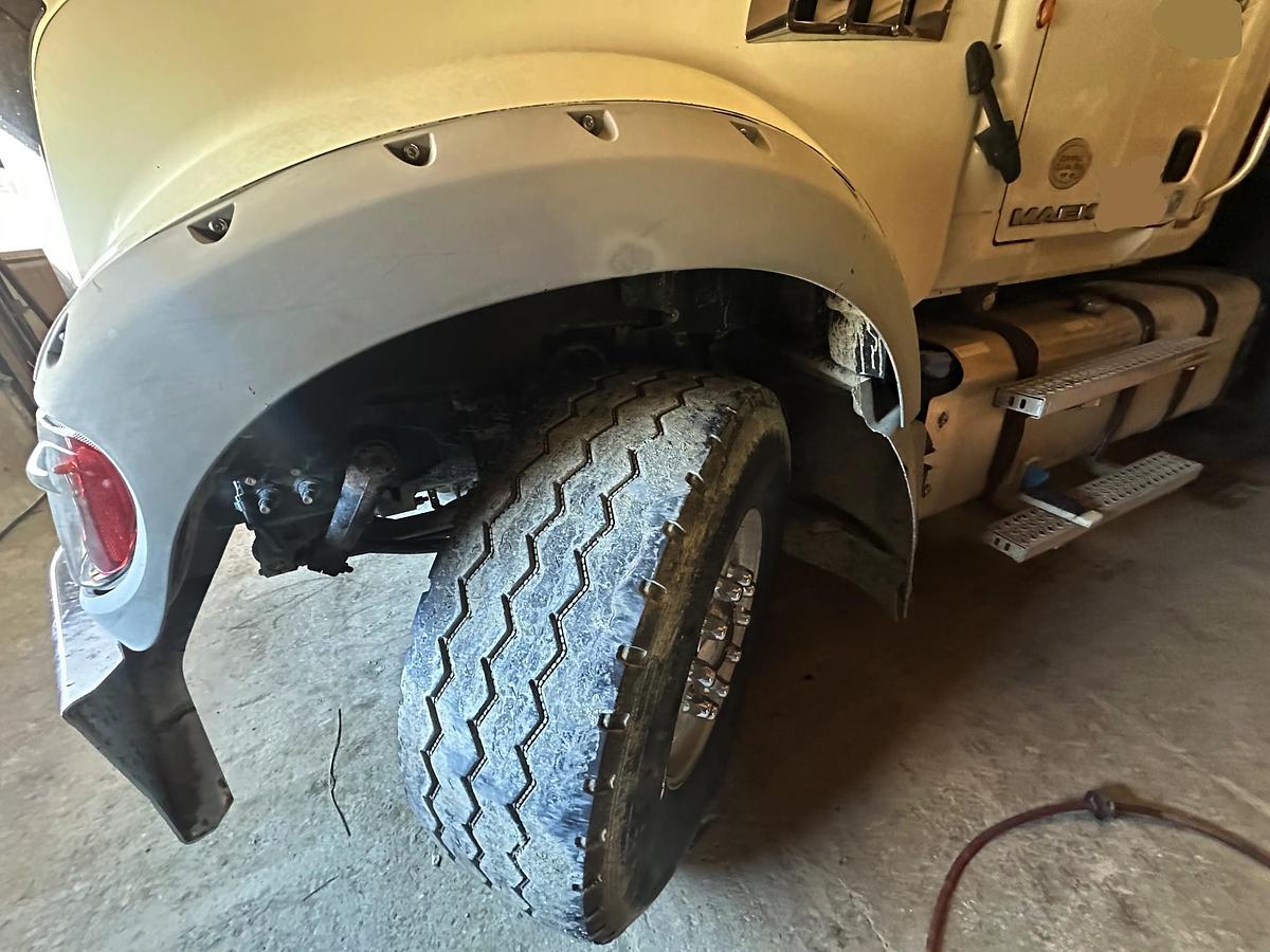 Used 2013 MACK GU713 Granite