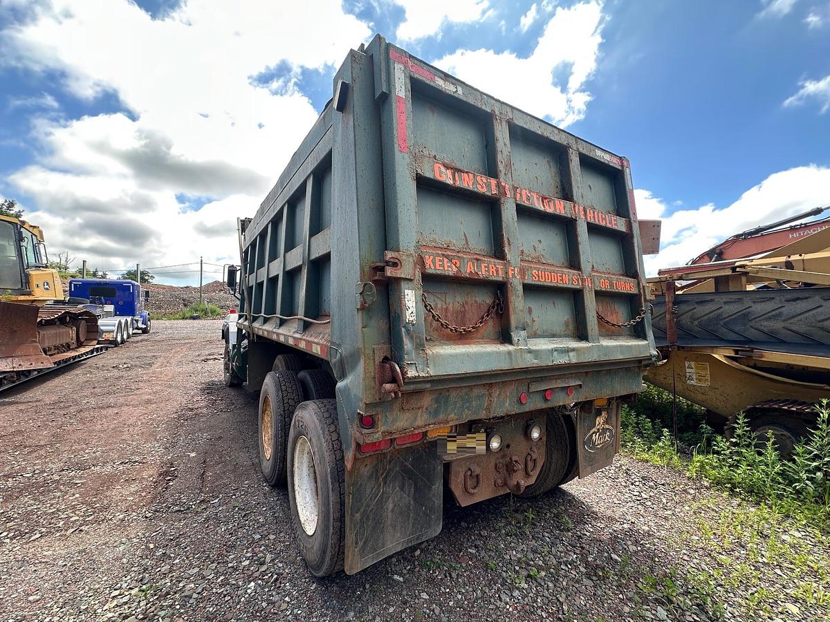 Used 1990 MACK RB688S