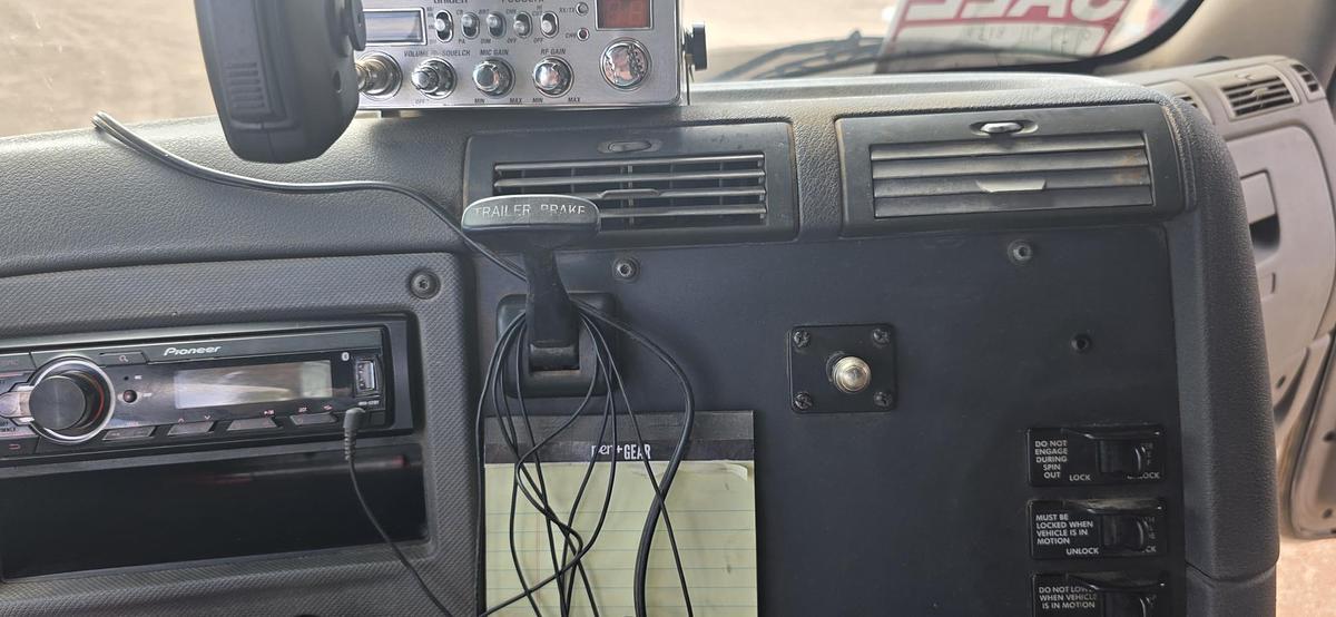 Used 2012 FREIGHTLINER Cascadia