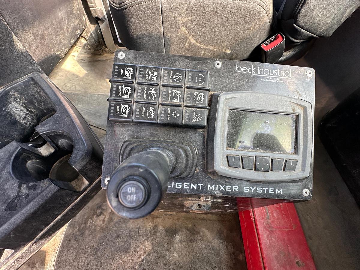 Used 2019 MACK GR64B