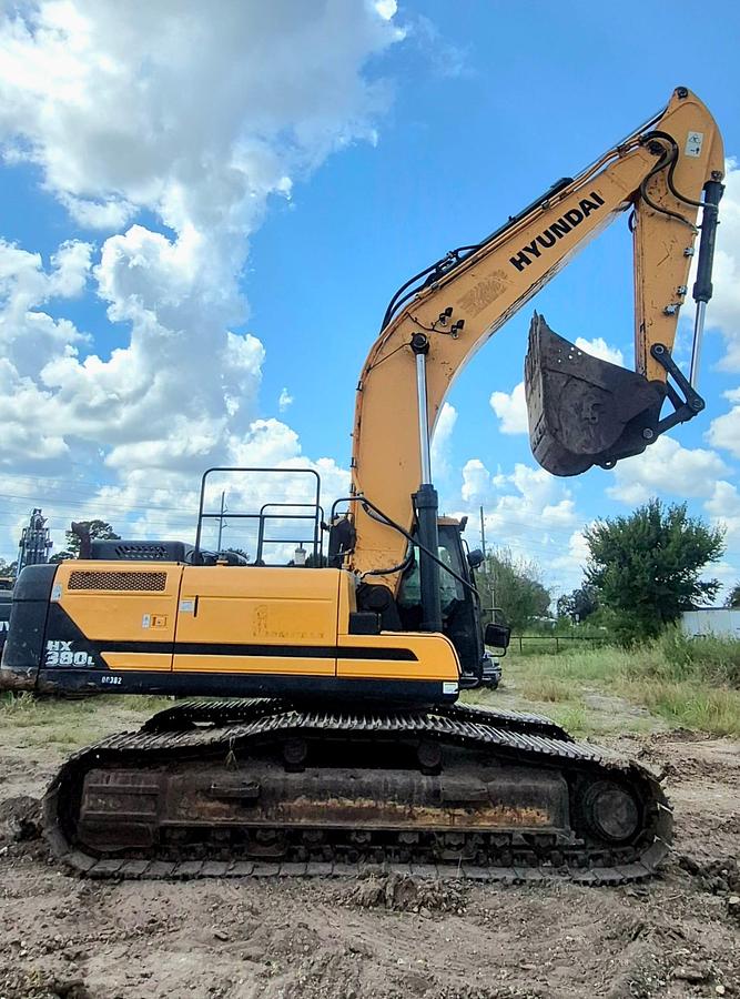 Used 2019 HYUNDAI HX380L